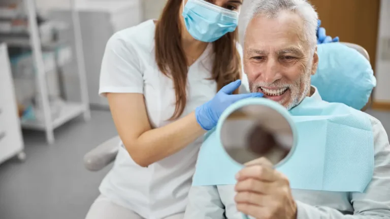 Quanto tempo leva para fazer um implante dentário completo